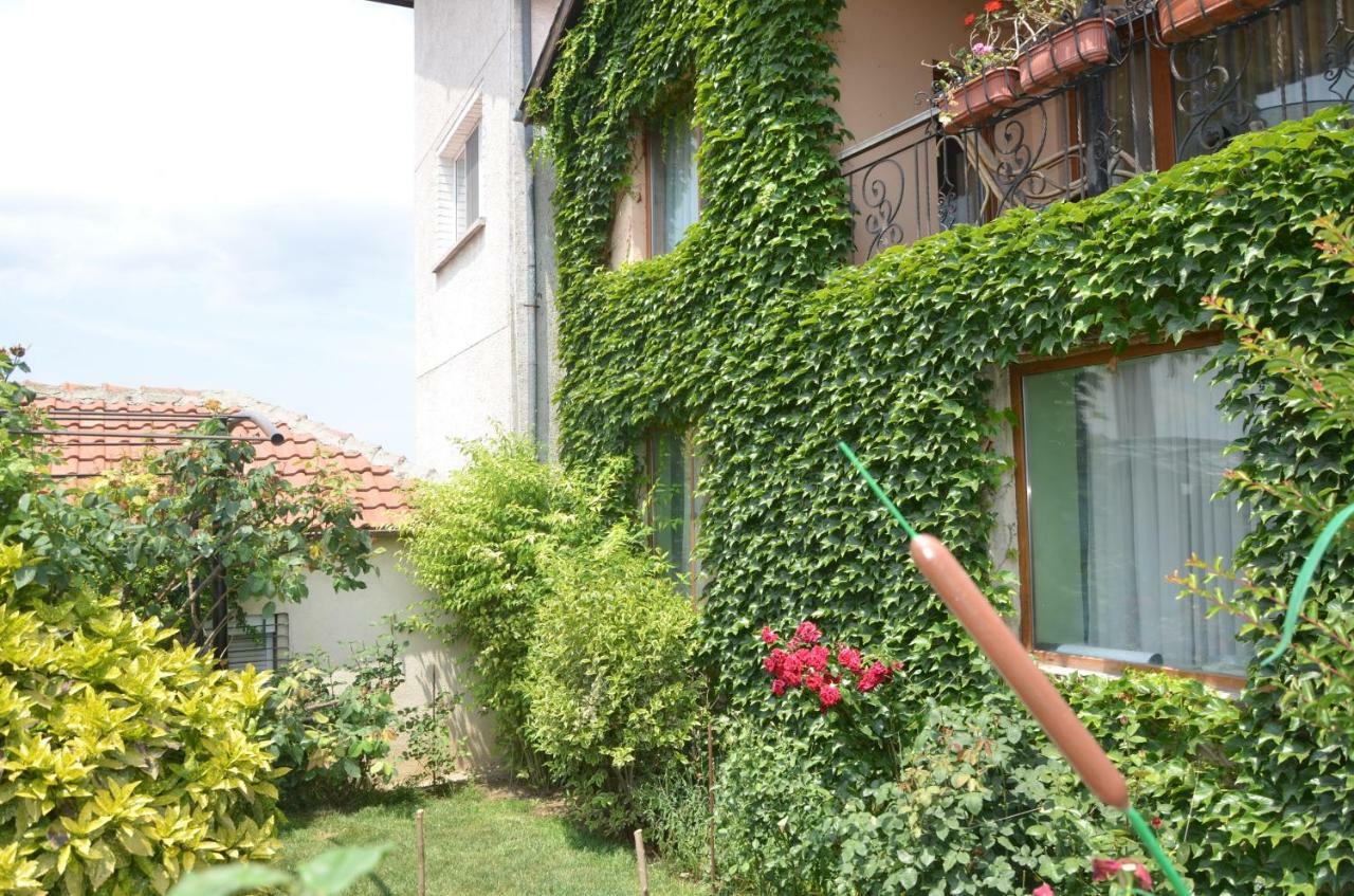 Guest House Amazonia Varna Exterior photo
